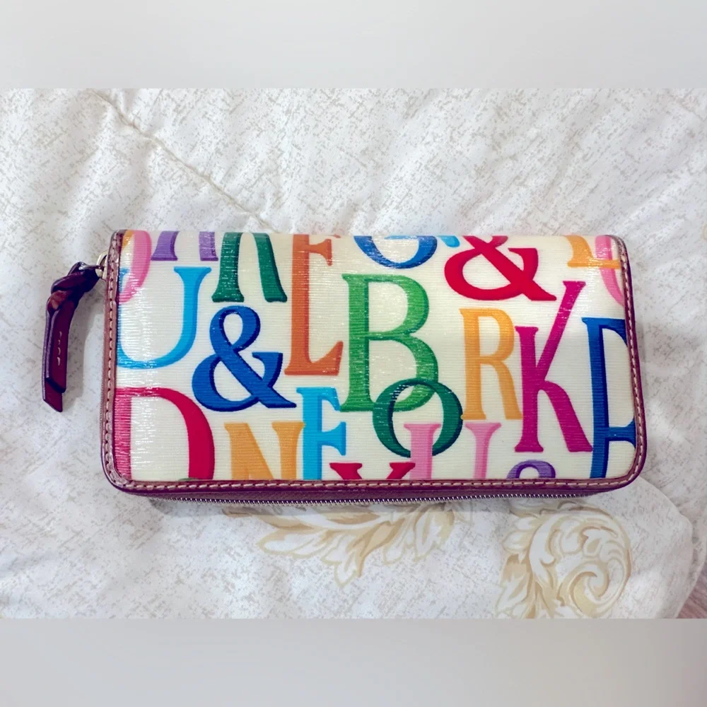 Dooney & Bourke zip around
